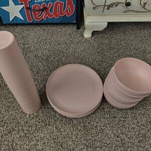 pink wheat straw dish set